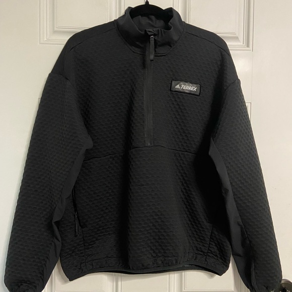 T7- ADIDAS + TERREX Black HONEYCOMB Sweatshirt - Picture 5 of 11